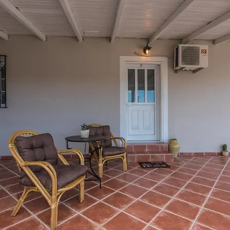 Ferienhaus Kanelos Garden House *